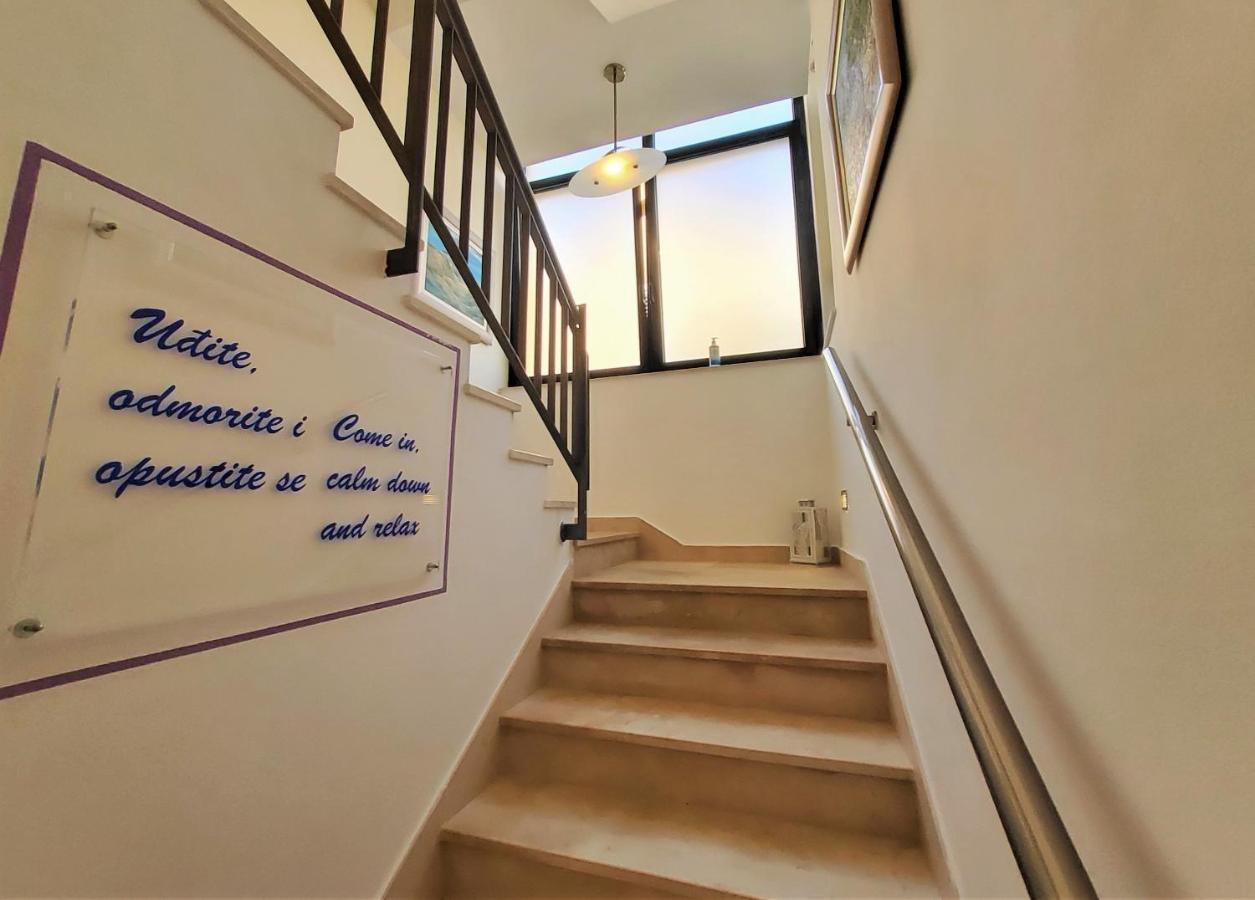 Apartments Petra i Karlo Turanj Bagian luar foto