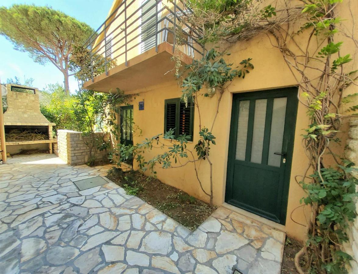 Apartments Petra i Karlo Turanj Bagian luar foto